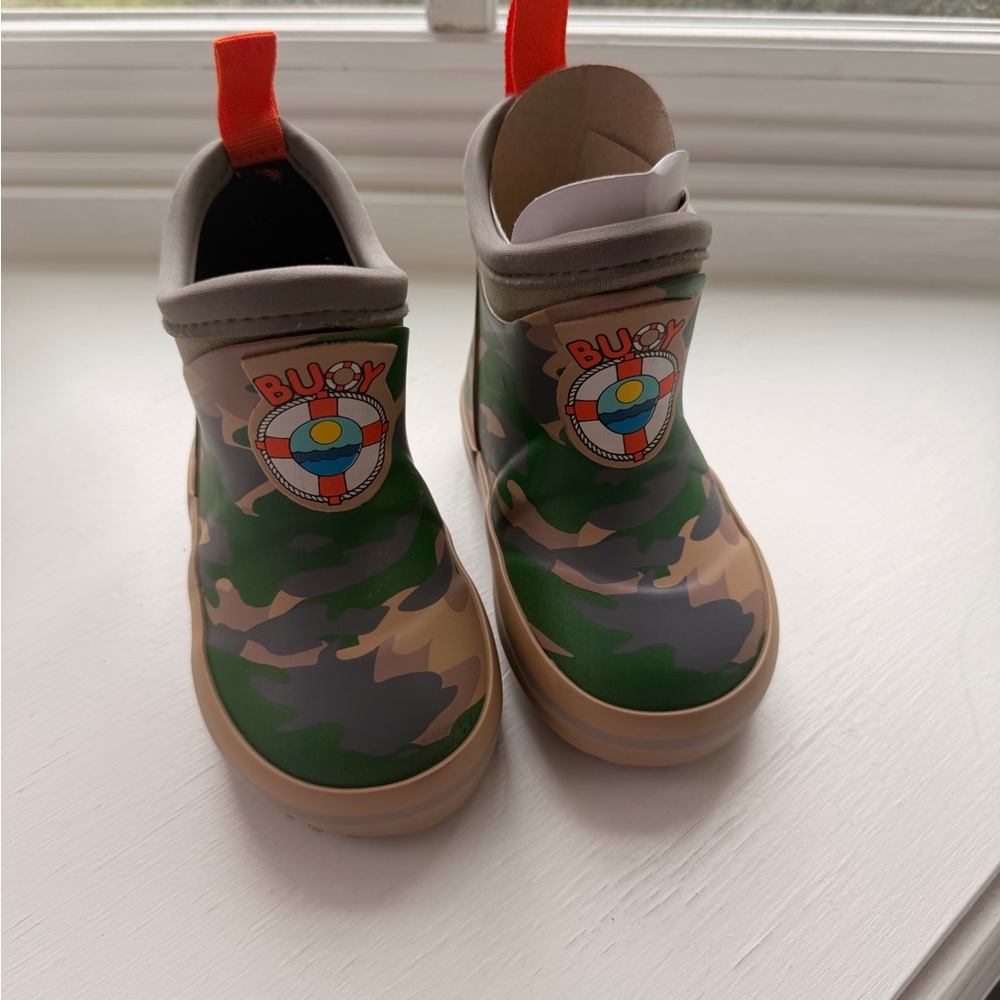 Brand new buoy boots